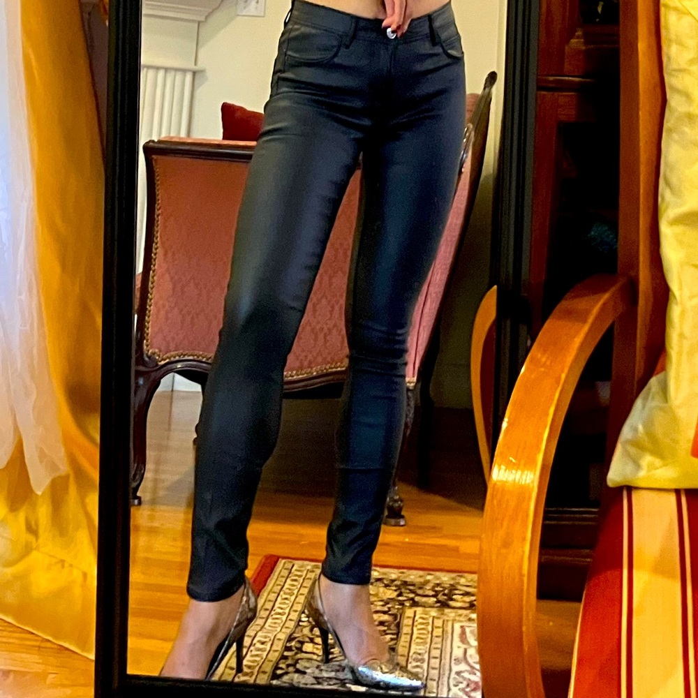 Skinny stretchy leather pants